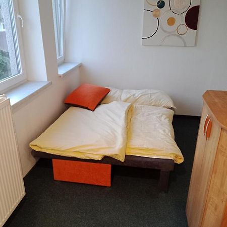 Apartman Obecni Hostinec Provodov (Hradec Kralove) Eksteriør billede