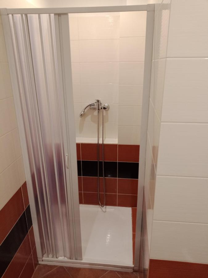 Apartman Obecni Hostinec Provodov (Hradec Kralove) Eksteriør billede