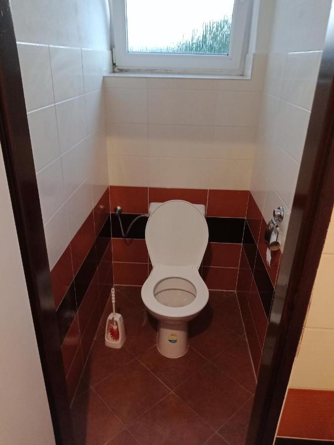 Apartman Obecni Hostinec Provodov (Hradec Kralove) Eksteriør billede